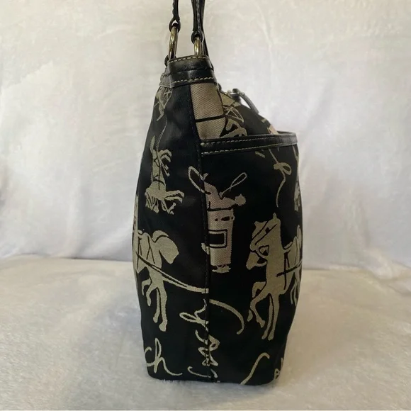 Coach Y2k City Zip Horse and Carriage Tote Bag - Picture 2 of 9